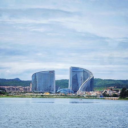 Howard Johnson Flower City Hotel Куньмин Экстерьер фото