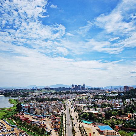 Howard Johnson Flower City Hotel Куньмин Экстерьер фото