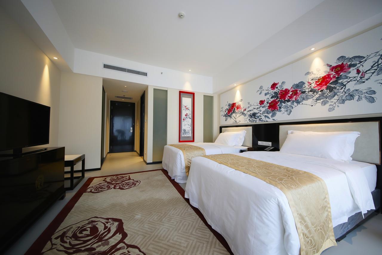 Howard Johnson Flower City Hotel Куньмин Экстерьер фото