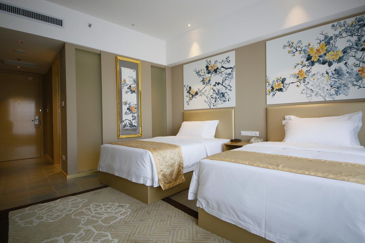 Howard Johnson Flower City Hotel Куньмин Экстерьер фото
