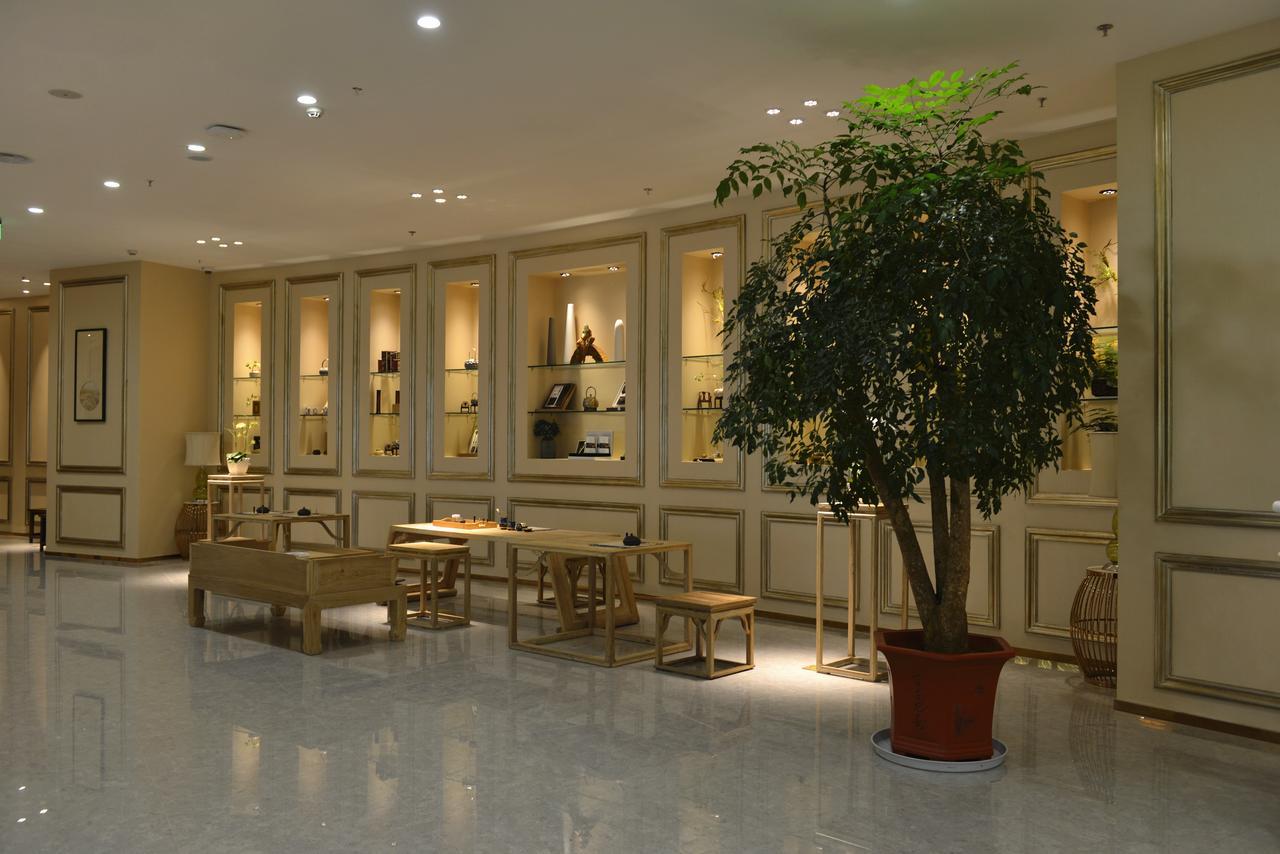 Howard Johnson Flower City Hotel Куньмин Экстерьер фото