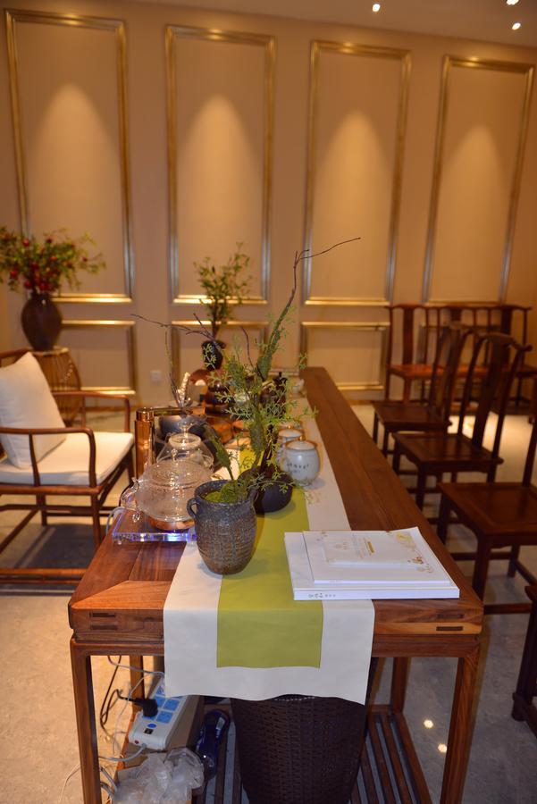Howard Johnson Flower City Hotel Куньмин Экстерьер фото