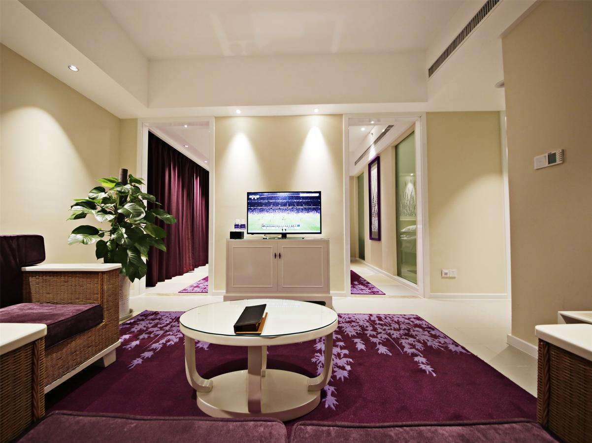 Howard Johnson Flower City Hotel Куньмин Экстерьер фото