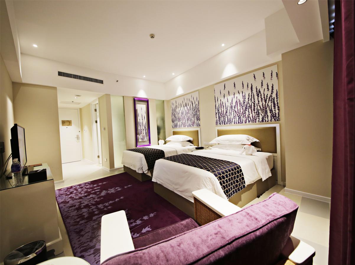 Howard Johnson Flower City Hotel Куньмин Экстерьер фото