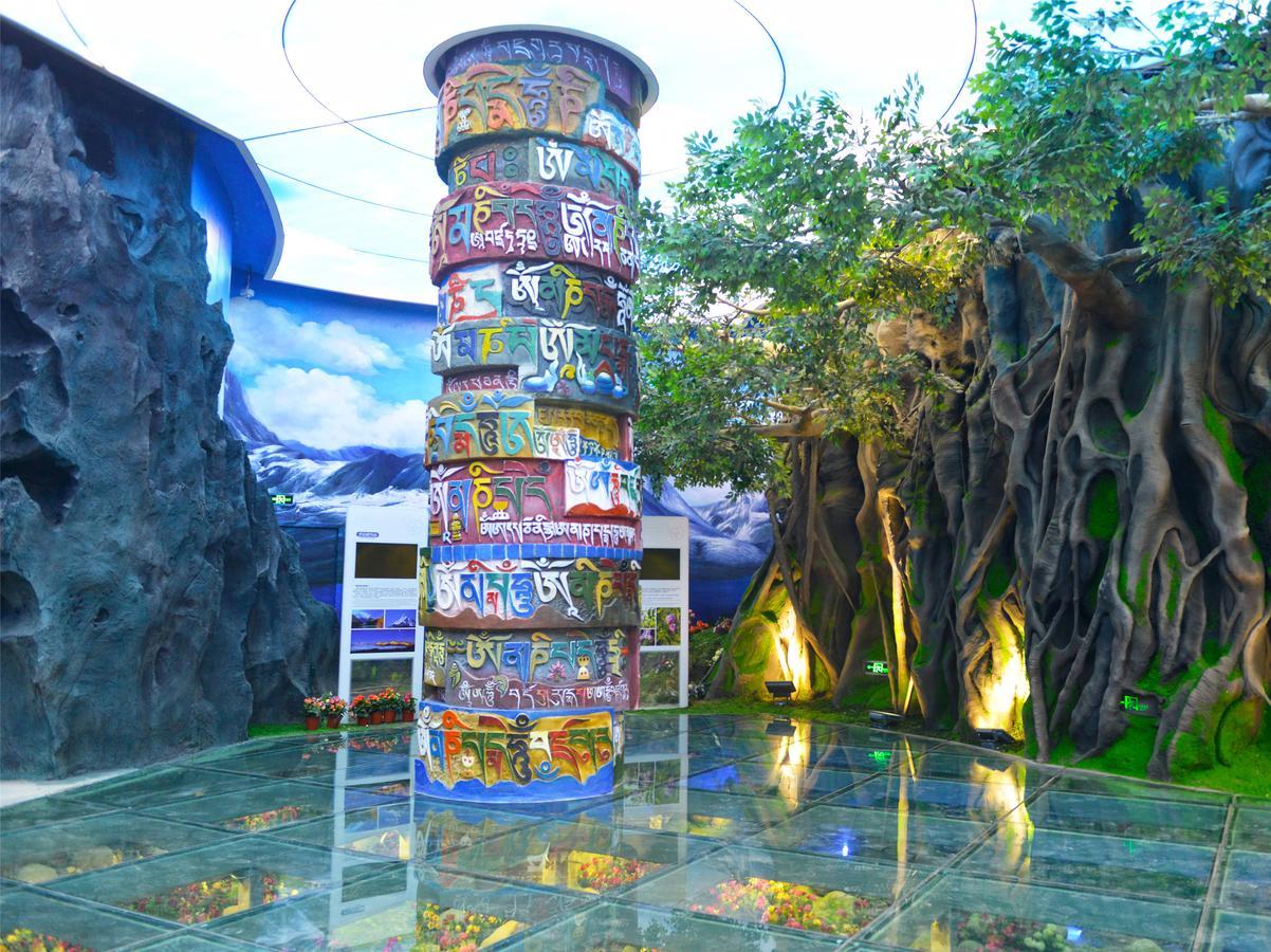 Howard Johnson Flower City Hotel Куньмин Экстерьер фото