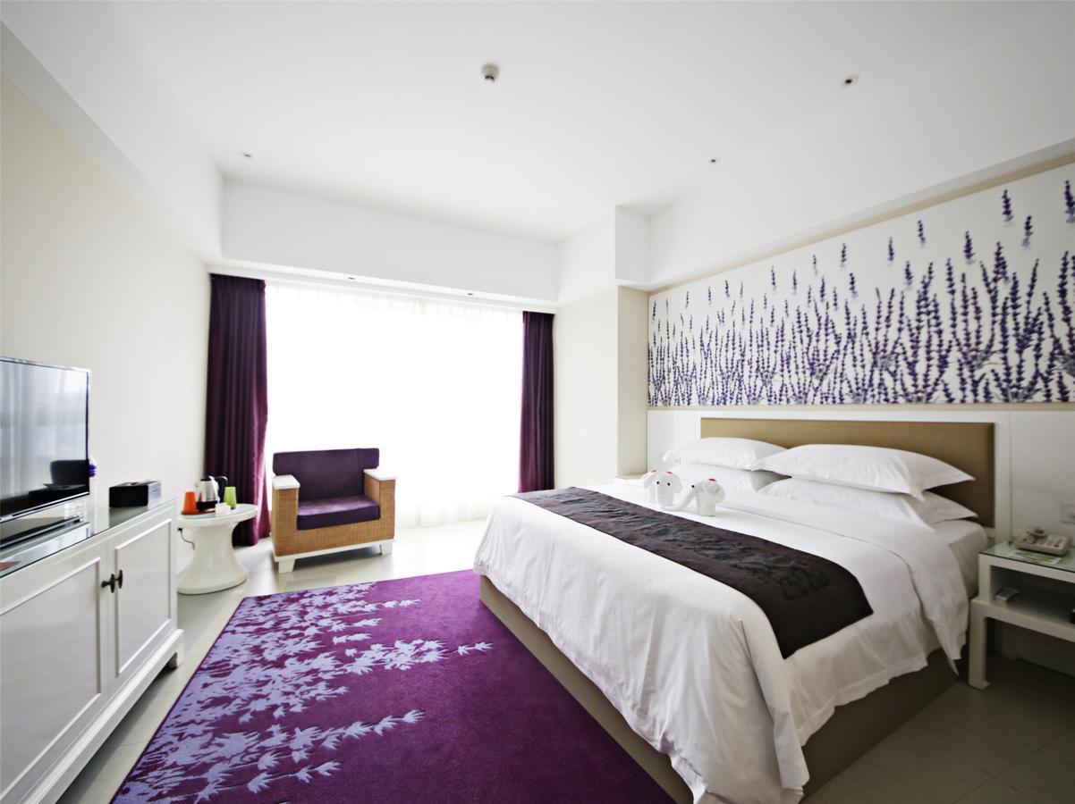 Howard Johnson Flower City Hotel Куньмин Экстерьер фото