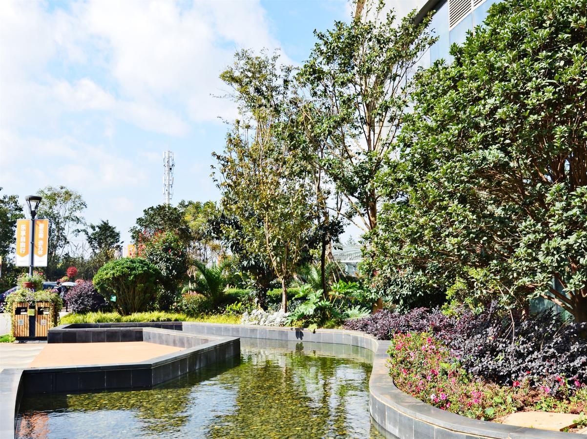 Howard Johnson Flower City Hotel Куньмин Экстерьер фото